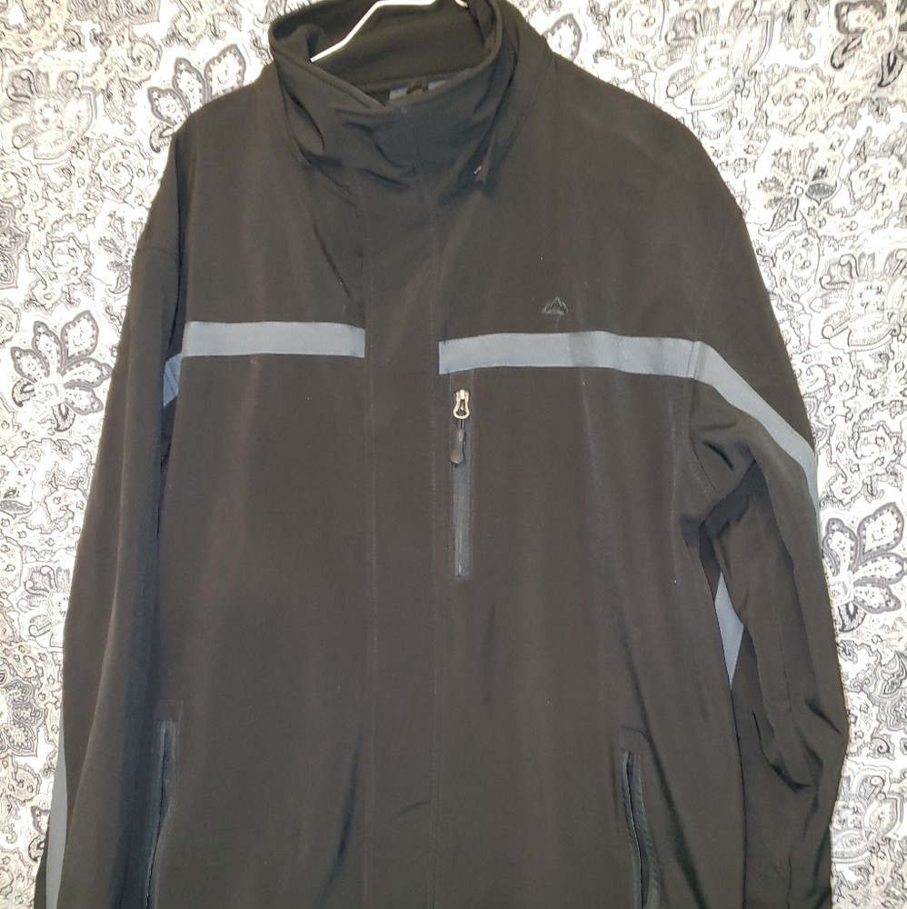 SNOZU LIGHTWEIGHT ZIP UP JACKET